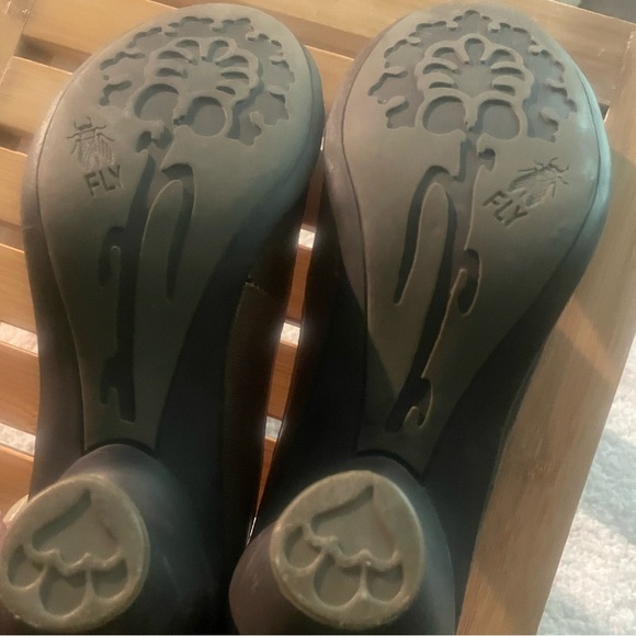 FLY London (Euro 38, US 7.5) Retro Women's Brown & Pink Cone Heel Leather Pumps - Picture 9 of 12